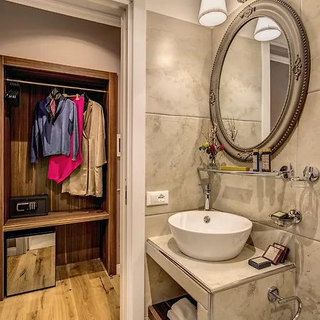 Tree Charme Pantheon 4* Rome